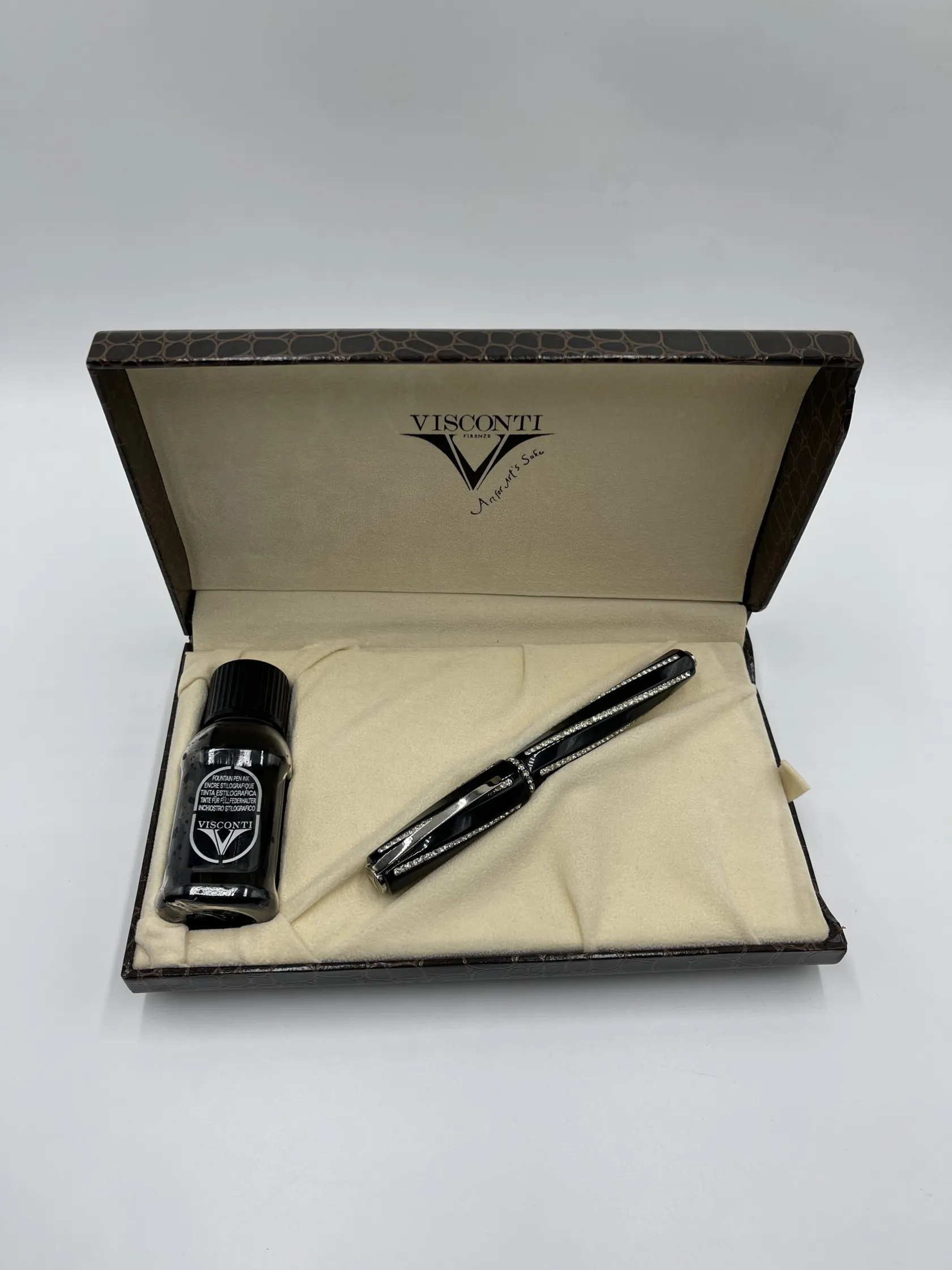 Ручка шариковая и перьевая Visconti Divina Royale черный вставки кристаллы Сваровски